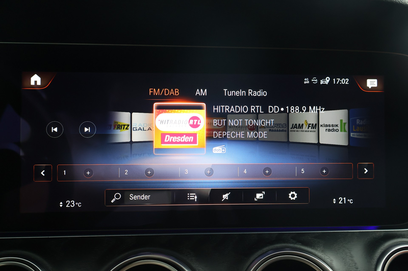 Mercedes-Benz E 200 E200 Avantgarde LED Navi Kamera Tempomat DAB PDC — photo 11