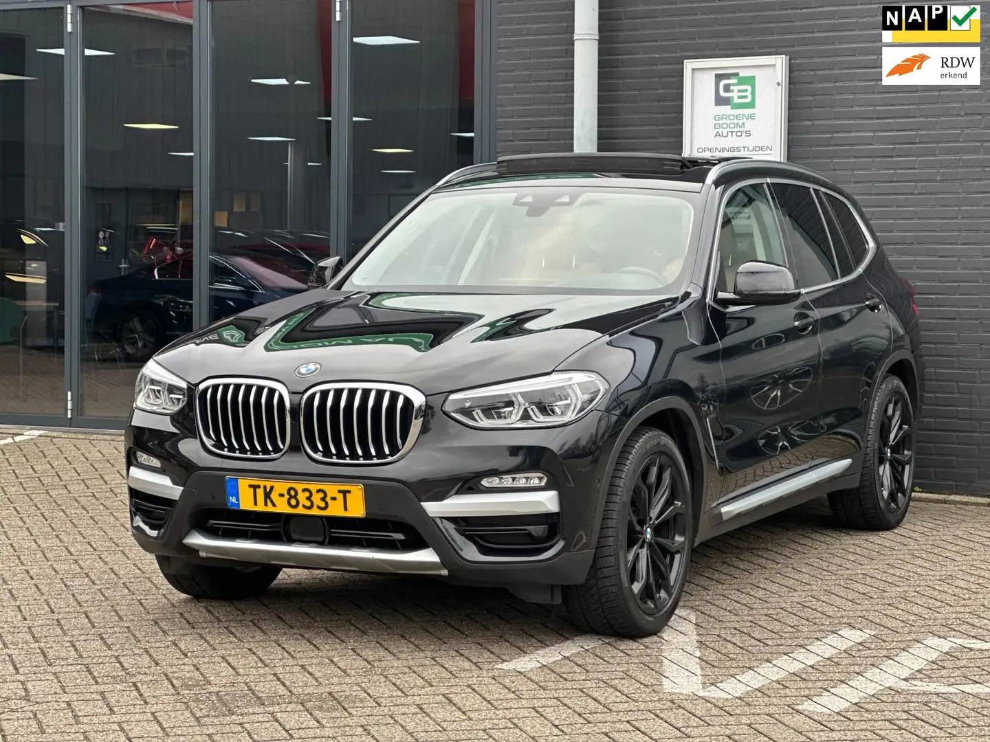 BMW X3 XDrive20i Launch Edition High Executive/1STE EIG/P Schwarz - 1