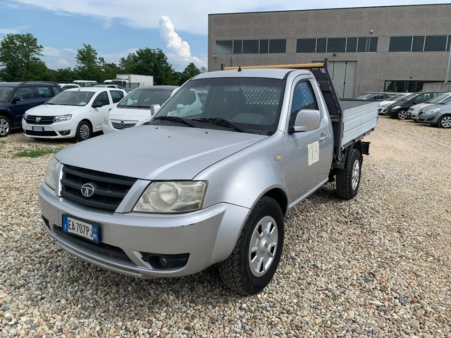 Tata Pick-Up Pick Up 2.2 Dicor 16V 4x2 PL-DC Cassonato Grau - 1
