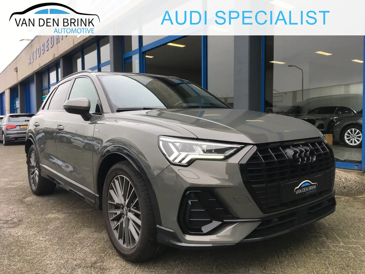 Audi Q3 35 TFSI S-line Black Edition sfeer CarPlay Сірий - 1