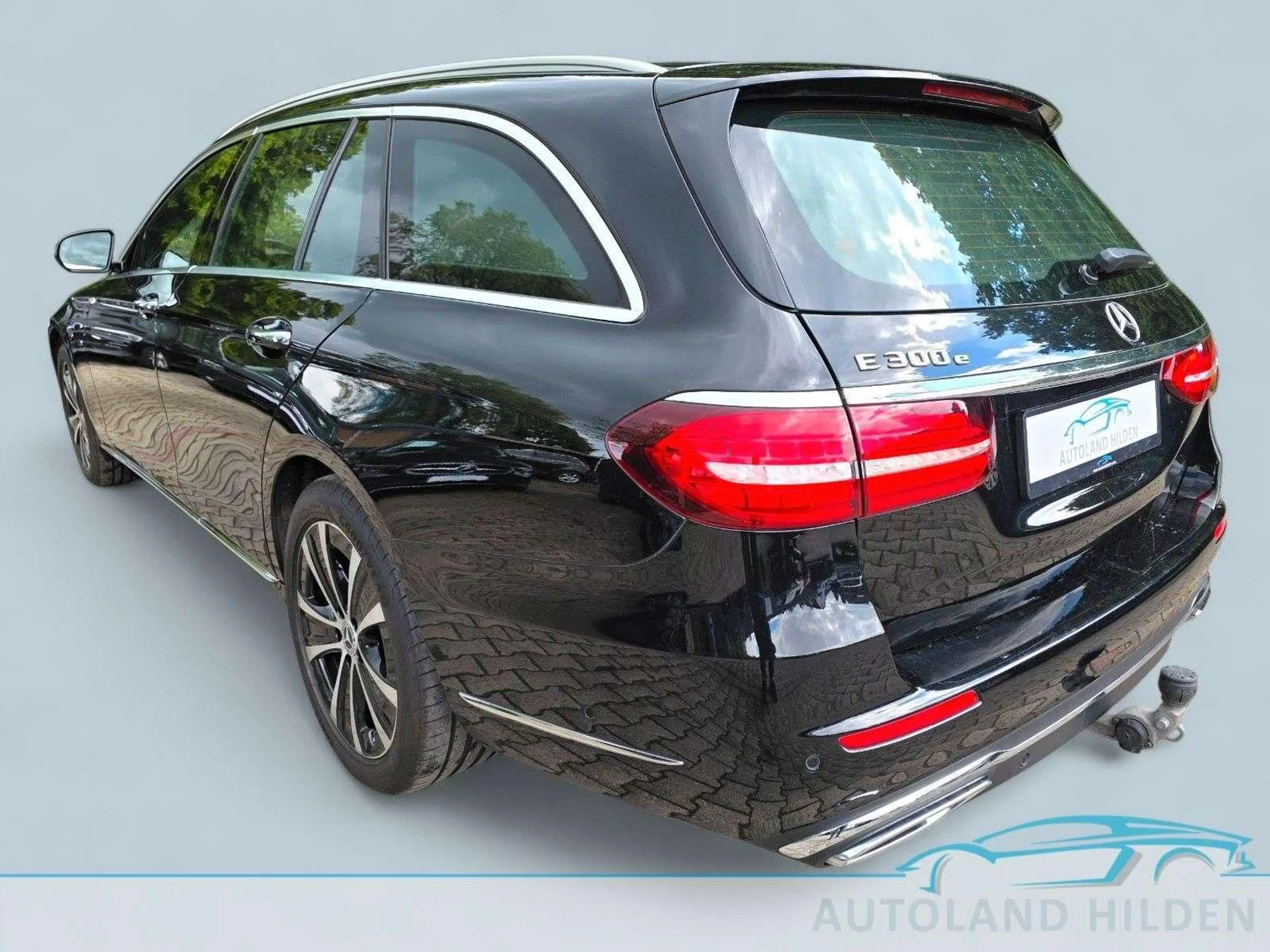 Mercedes-Benz E 300 e T 9G-Aut. Hybrid Exclusive/Kam/LED/1 Han — photo 4