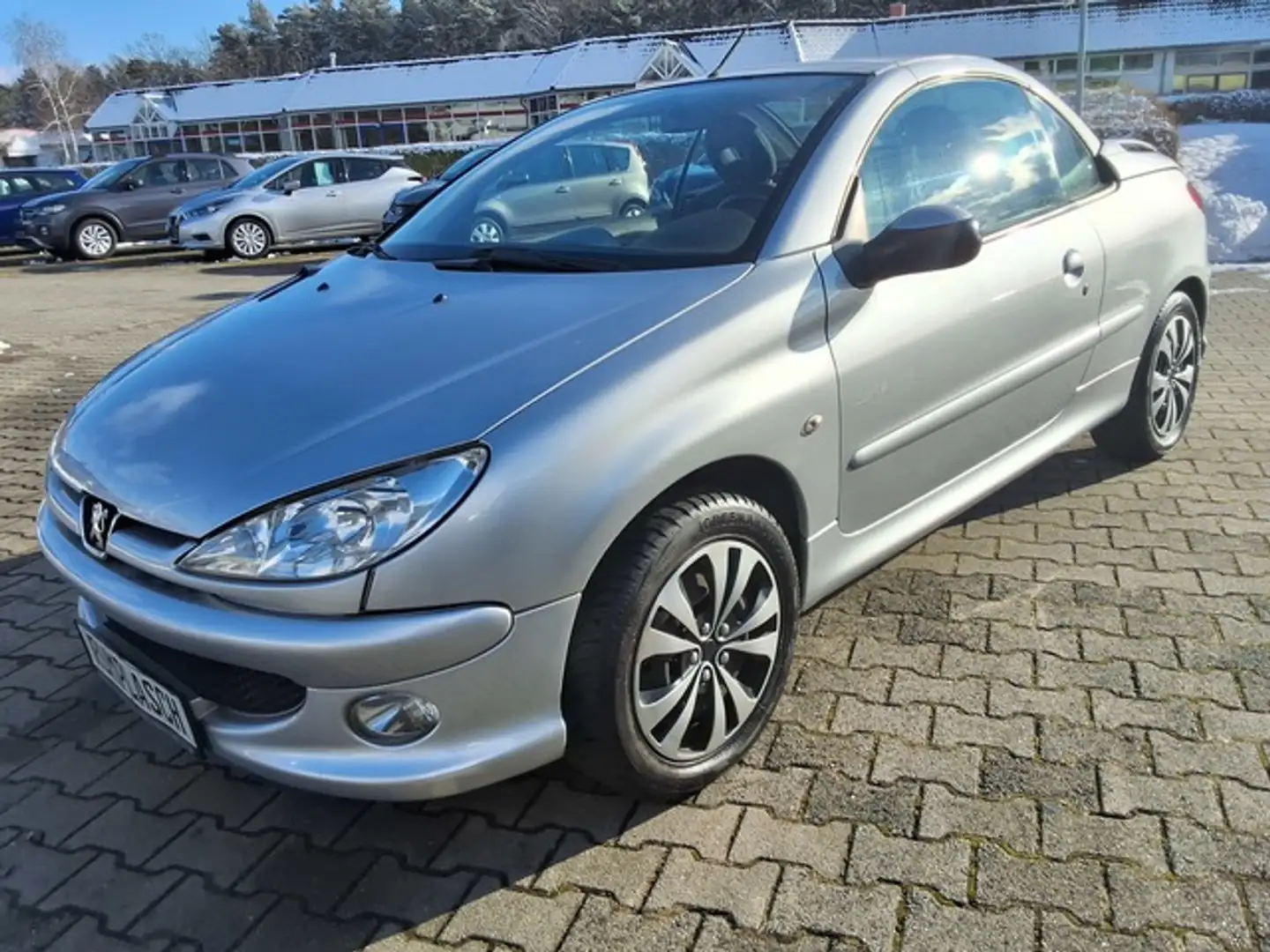 Peugeot 206 1,6 16 V  CC 110 "Quiksilver" Klimaaut.Nebel Allwe Grau - 2