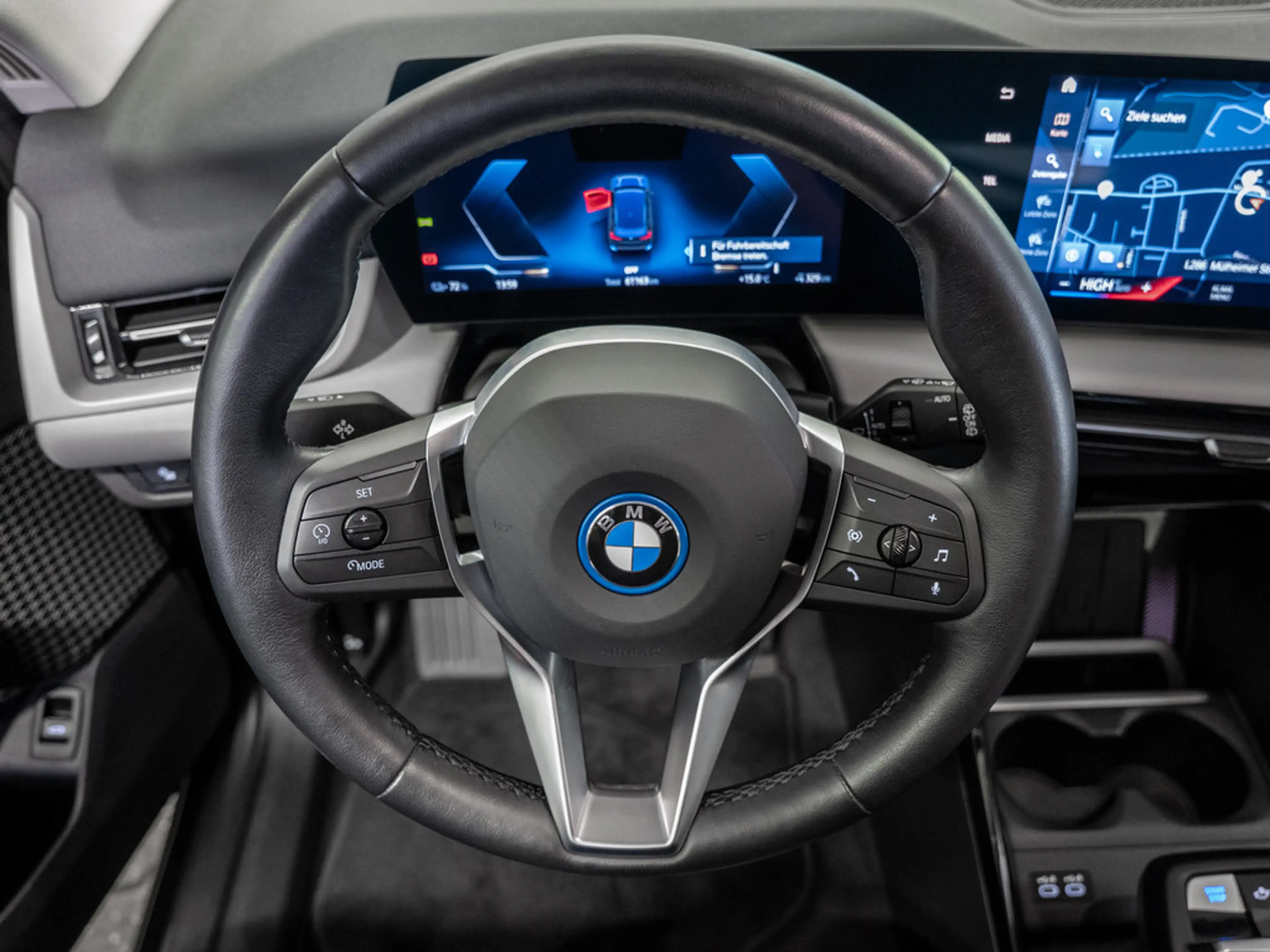 BMW iX1 xDrive30 LED AKTIVSITZE NAVI KAMERA SHZ — photo 14