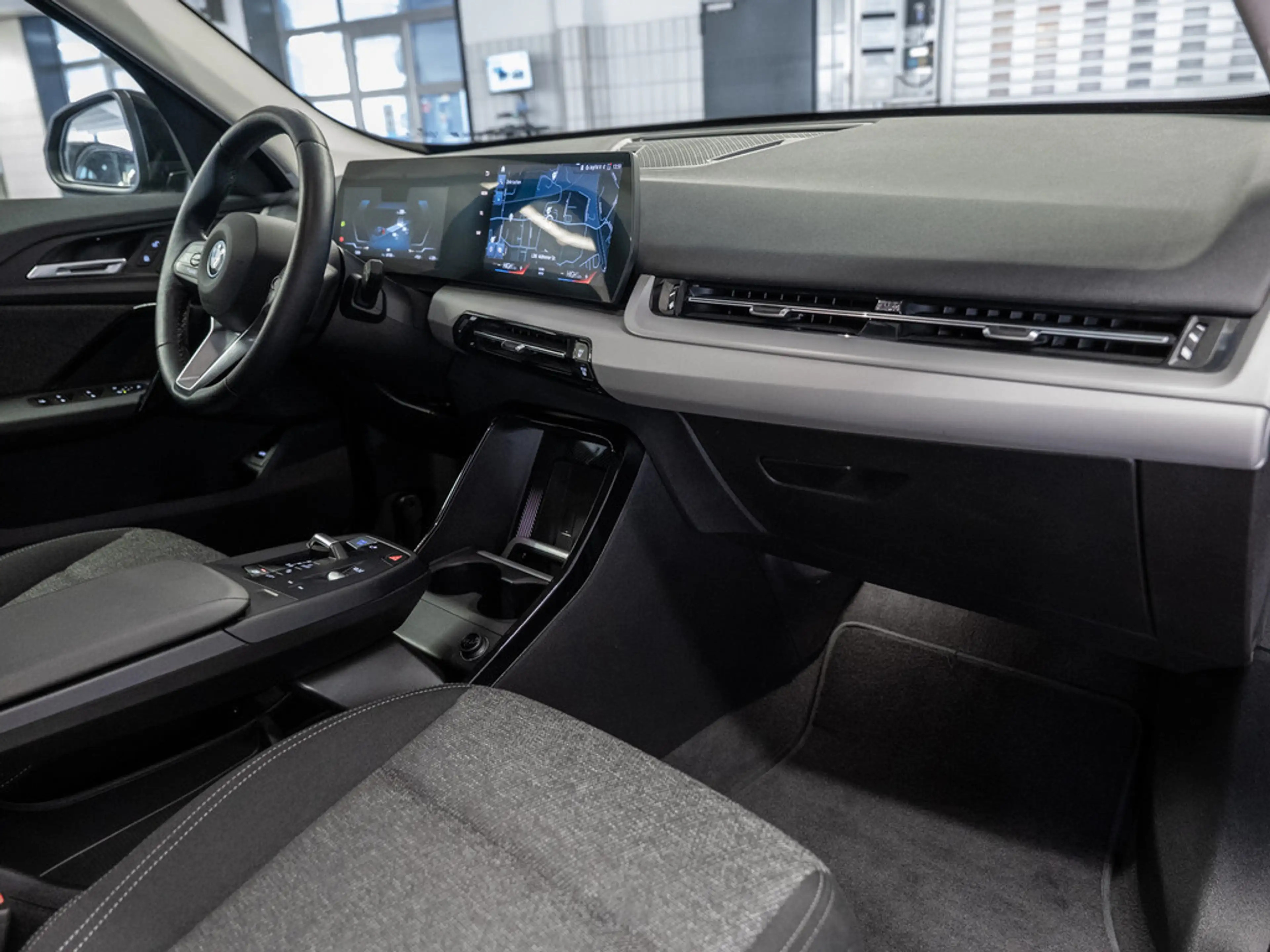 BMW iX1 xDrive30 LED AKTIVSITZE NAVI KAMERA SHZ — photo 8