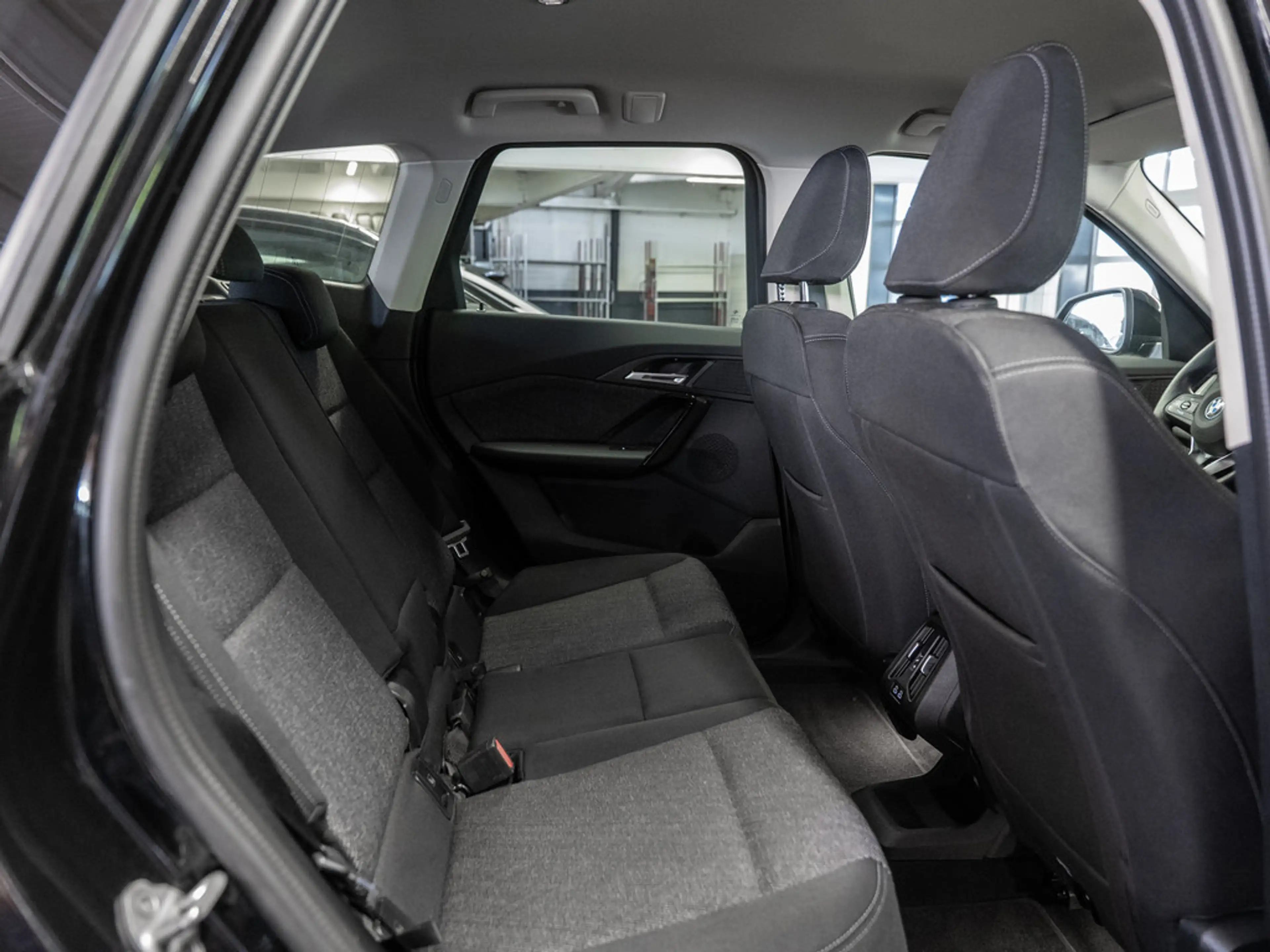 BMW iX1 xDrive30 LED AKTIVSITZE NAVI KAMERA SHZ — photo 9