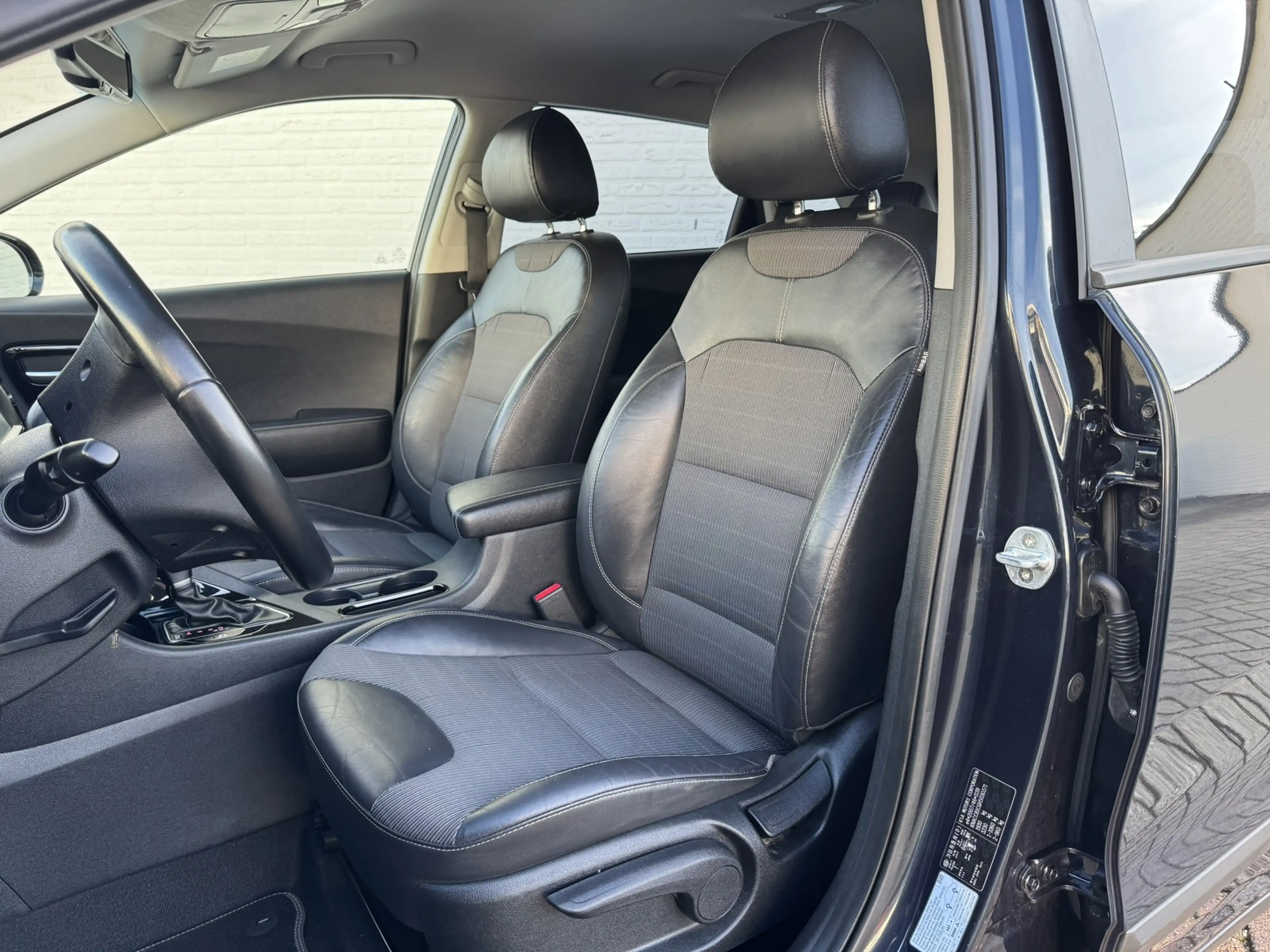 Kia Niro 1.6 GDi Hybrid First Edition Trekhaak Camera Carpl — photo 4