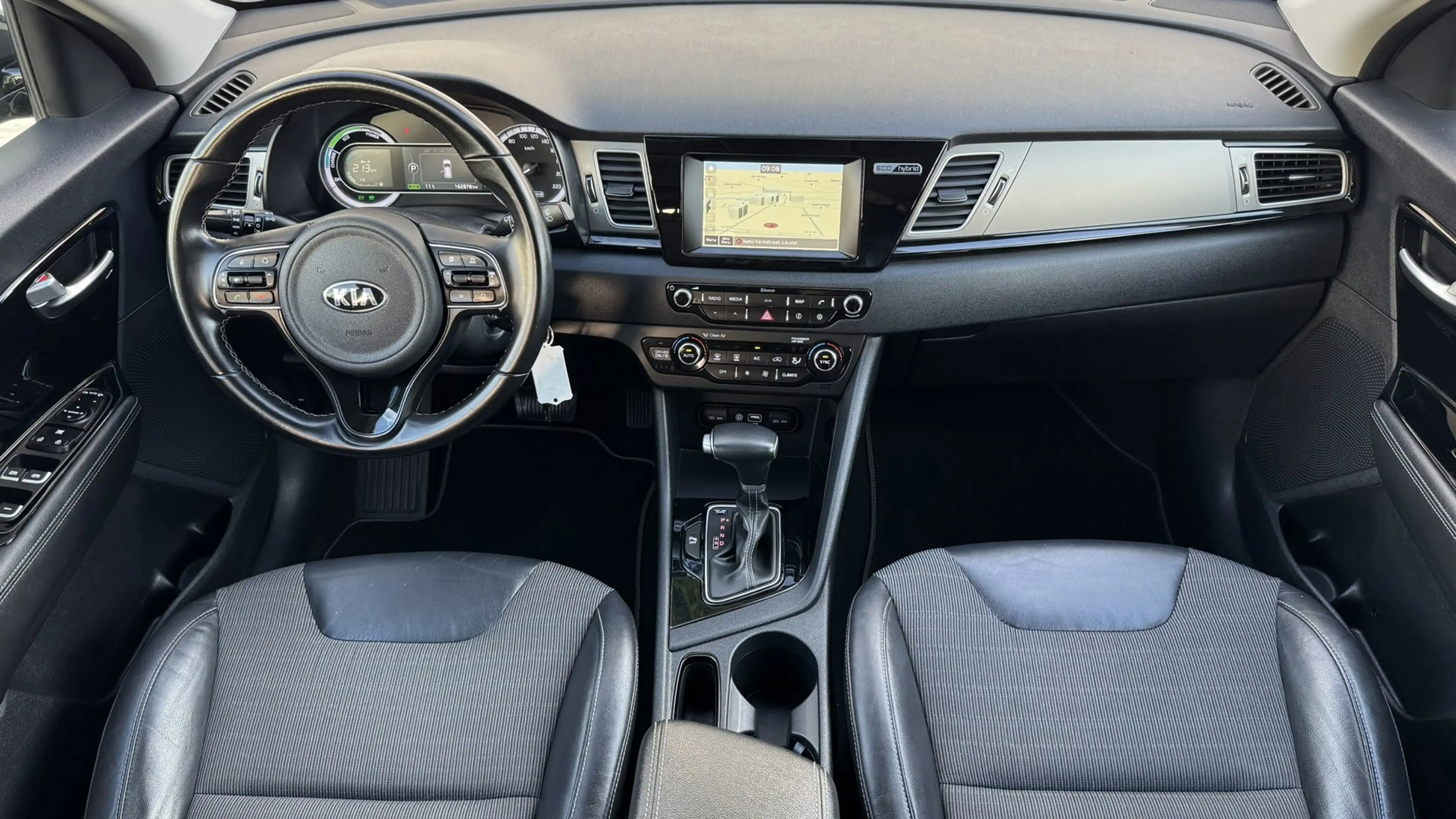 Kia Niro 1.6 GDi Hybrid First Edition Trekhaak Camera Carpl — photo 2