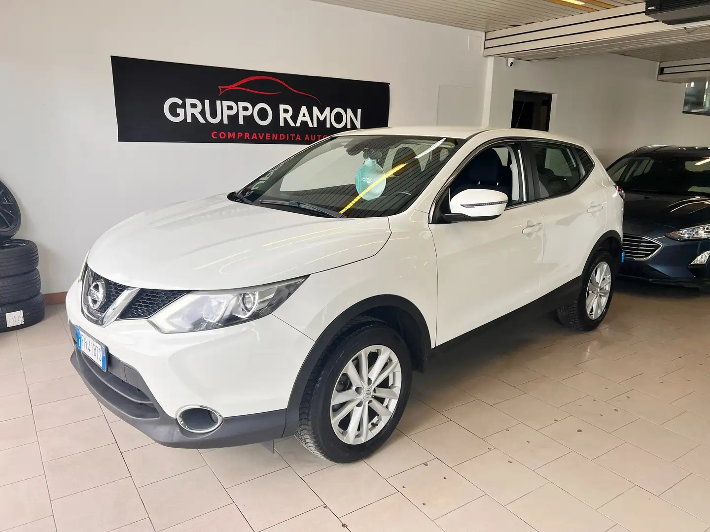 Nissan Qashqai Qashqai 1.5 dci Visia 110cv E6 Bianco - 1