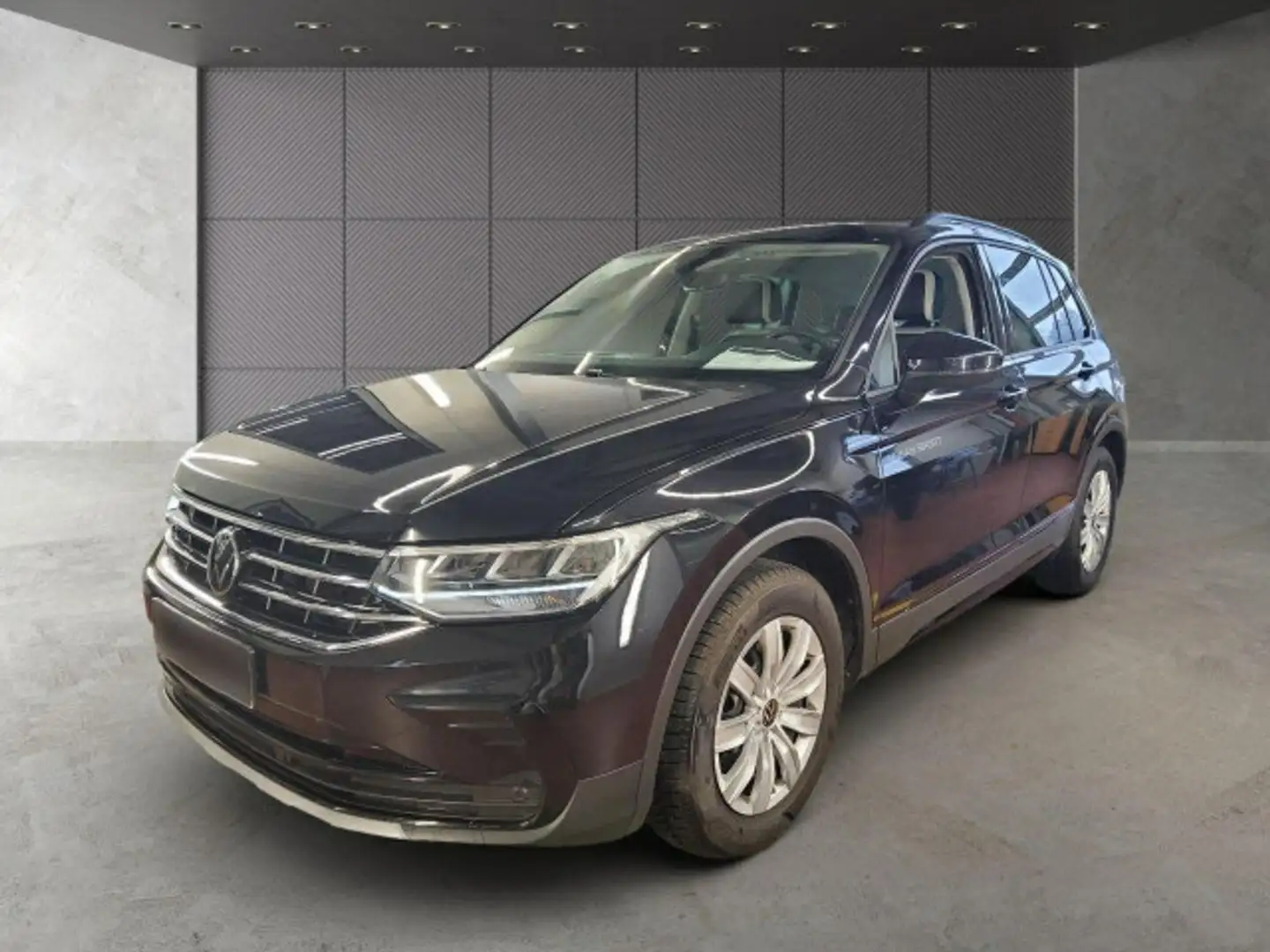 Volkswagen Tiguan 1.5 TSI Urban Sport Schwarz - 2