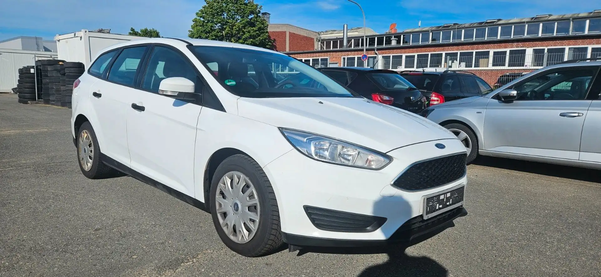 Ford Focus Turnier Basis EURO6/TÜV 07/2026 Weiß - 2