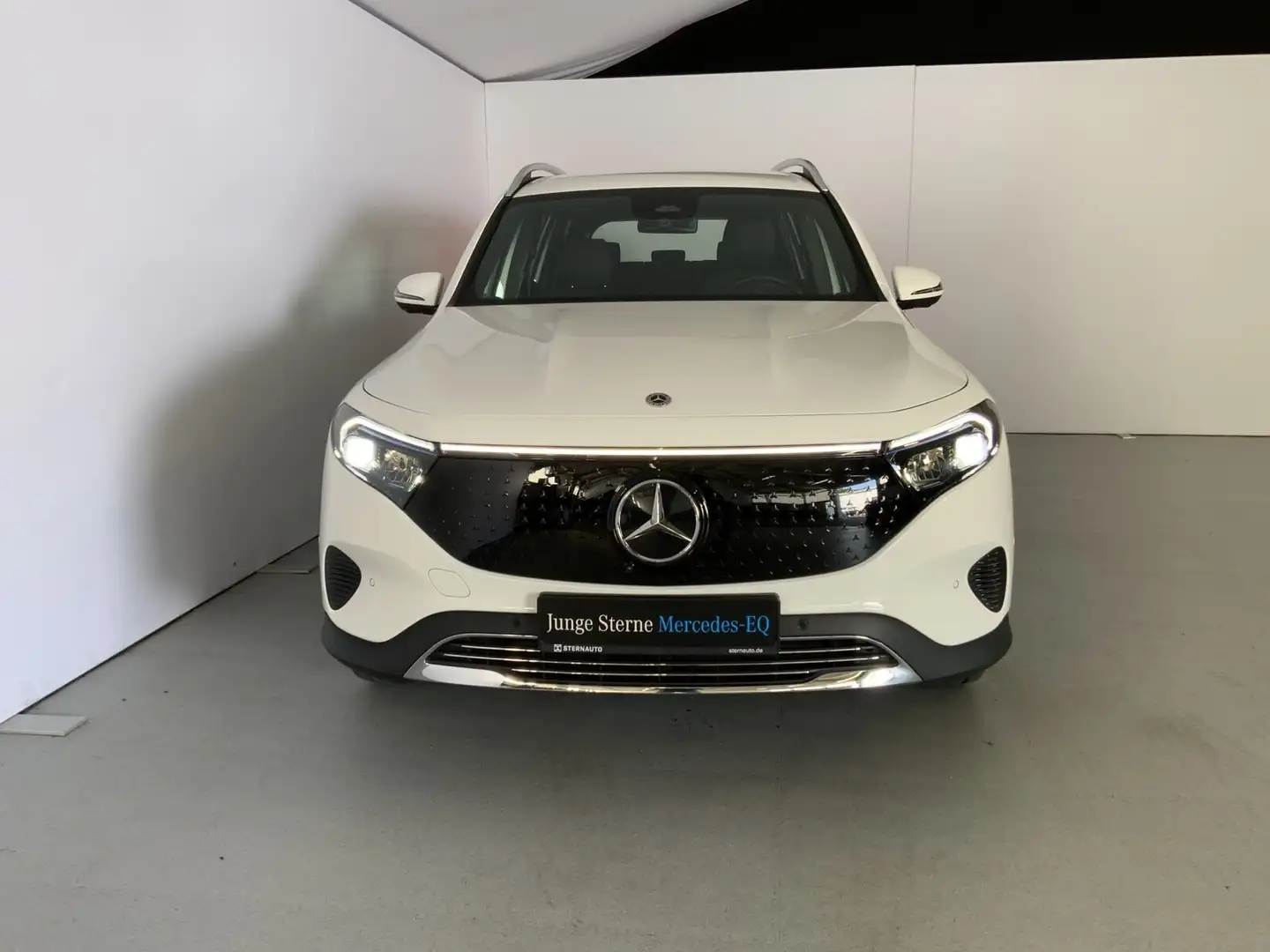 Mercedes-Benz EQB 300 EQB 300 4M Progressive DISTRO AHK 360° WinterPak Weiß - 2