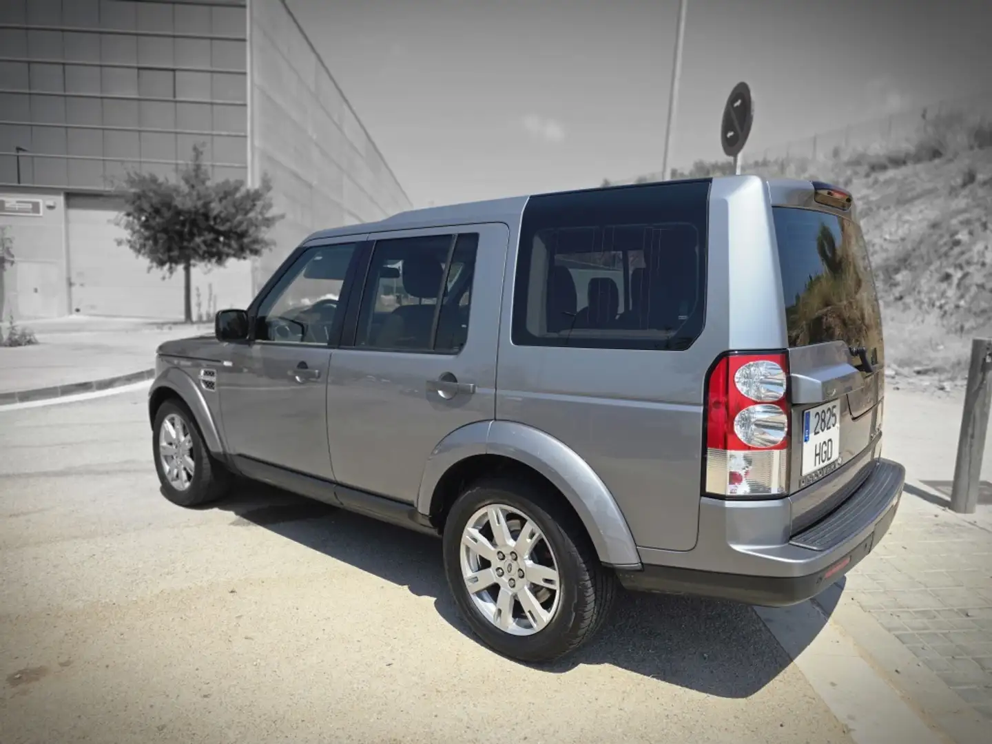 Land Rover Discovery 3.0TDV6 SE Aut. Marrón - 1