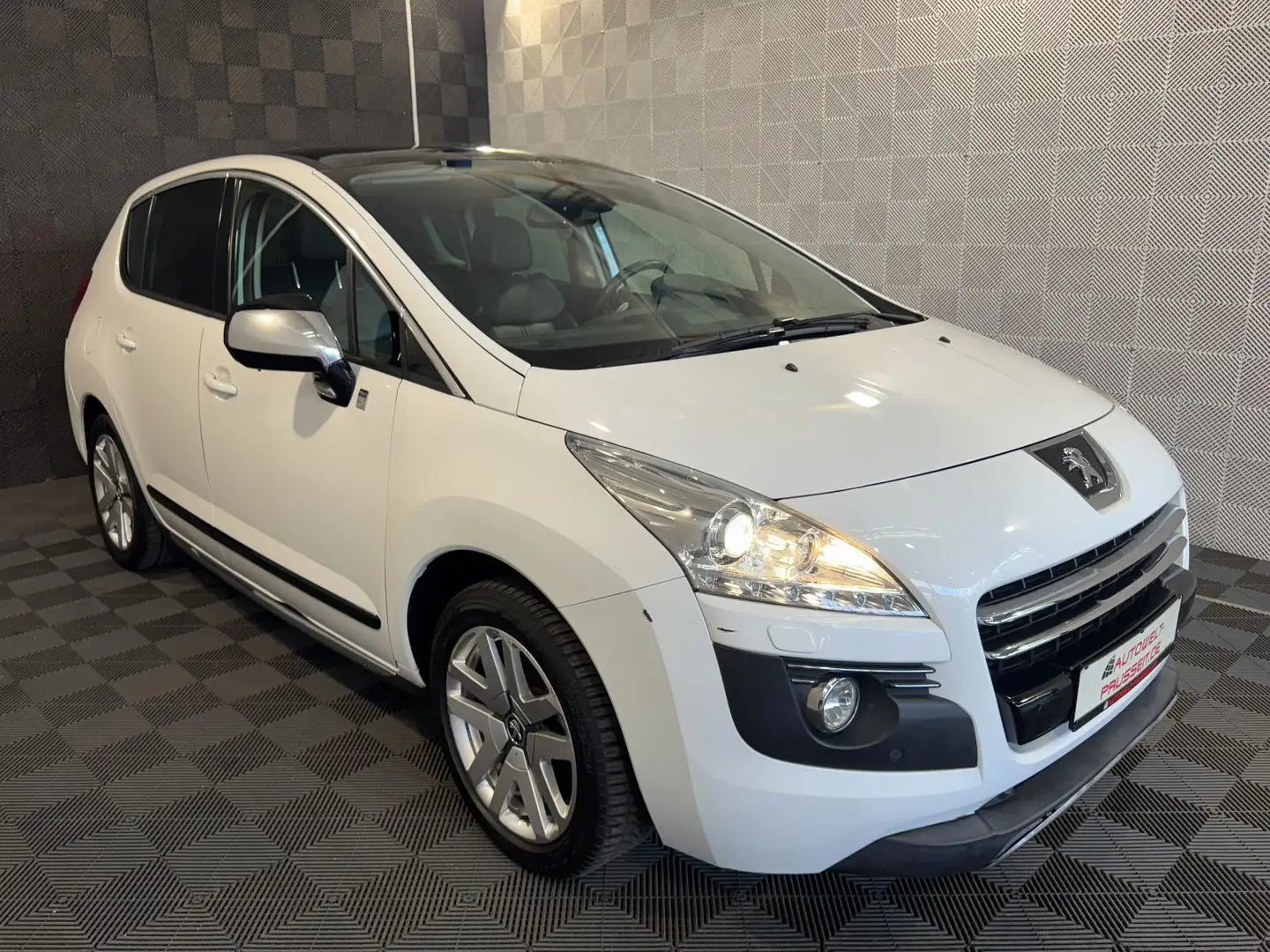 Peugeot 3008 Hybrid4*LEDER*HUD-SHZ-PANO-PDC H.-MWST 19% Weiß - 1