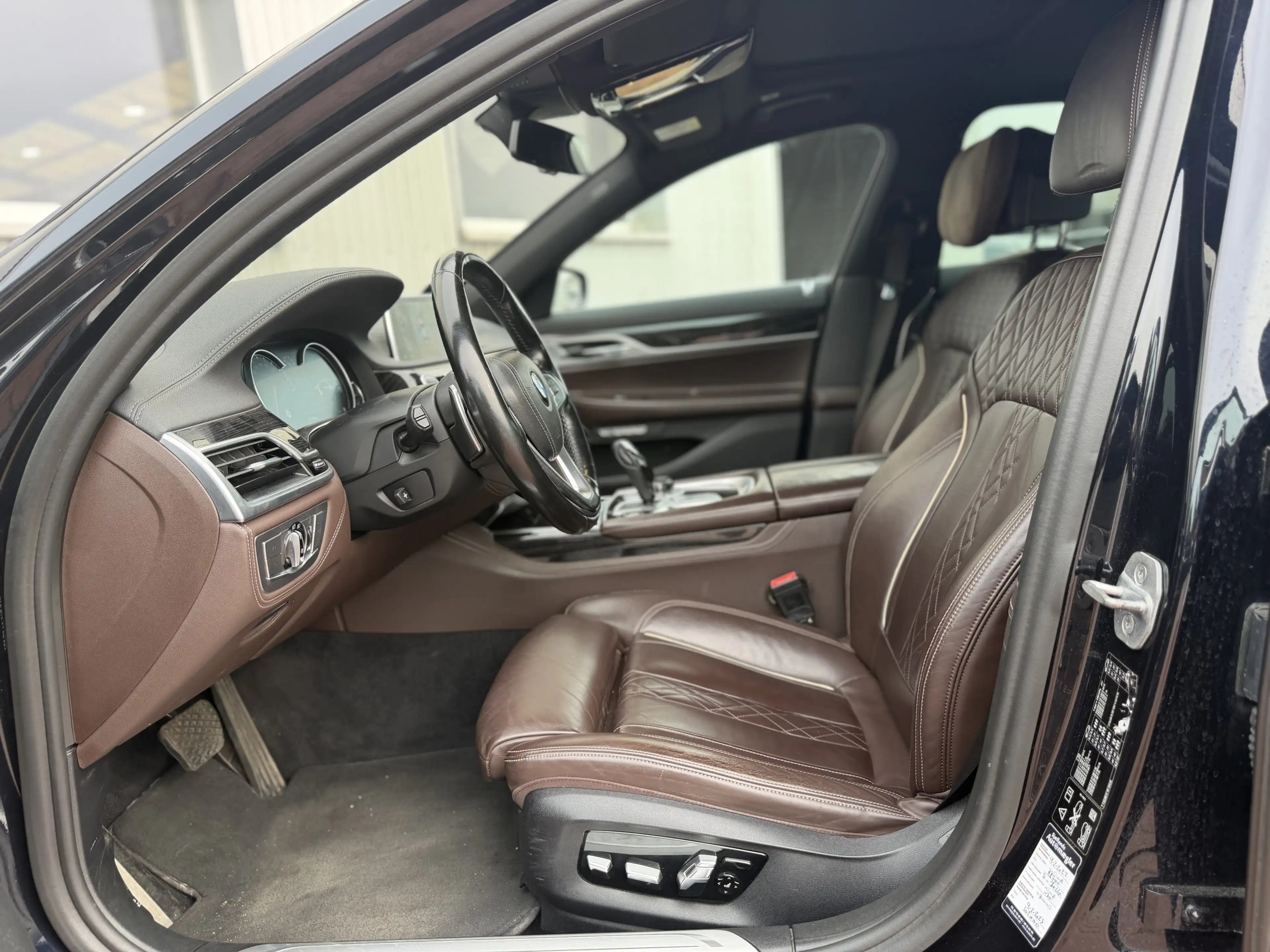 BMW 740 740 d xDrive*M Sport*HUD*Memory*HUD*360° — photo 15