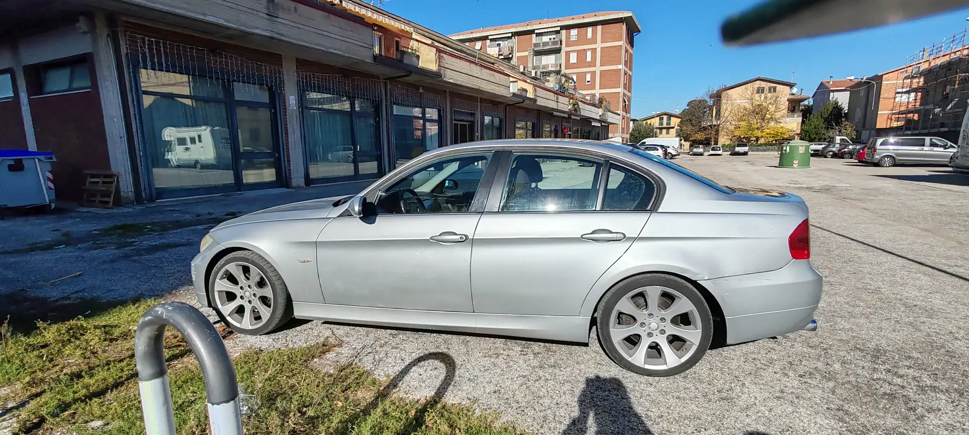 BMW 320 Serie 3 E90 Berlina 320d Futura Argento - 2