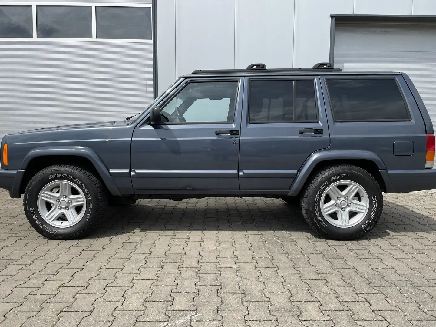Jeep Cherokee 4.0 Limited - 1