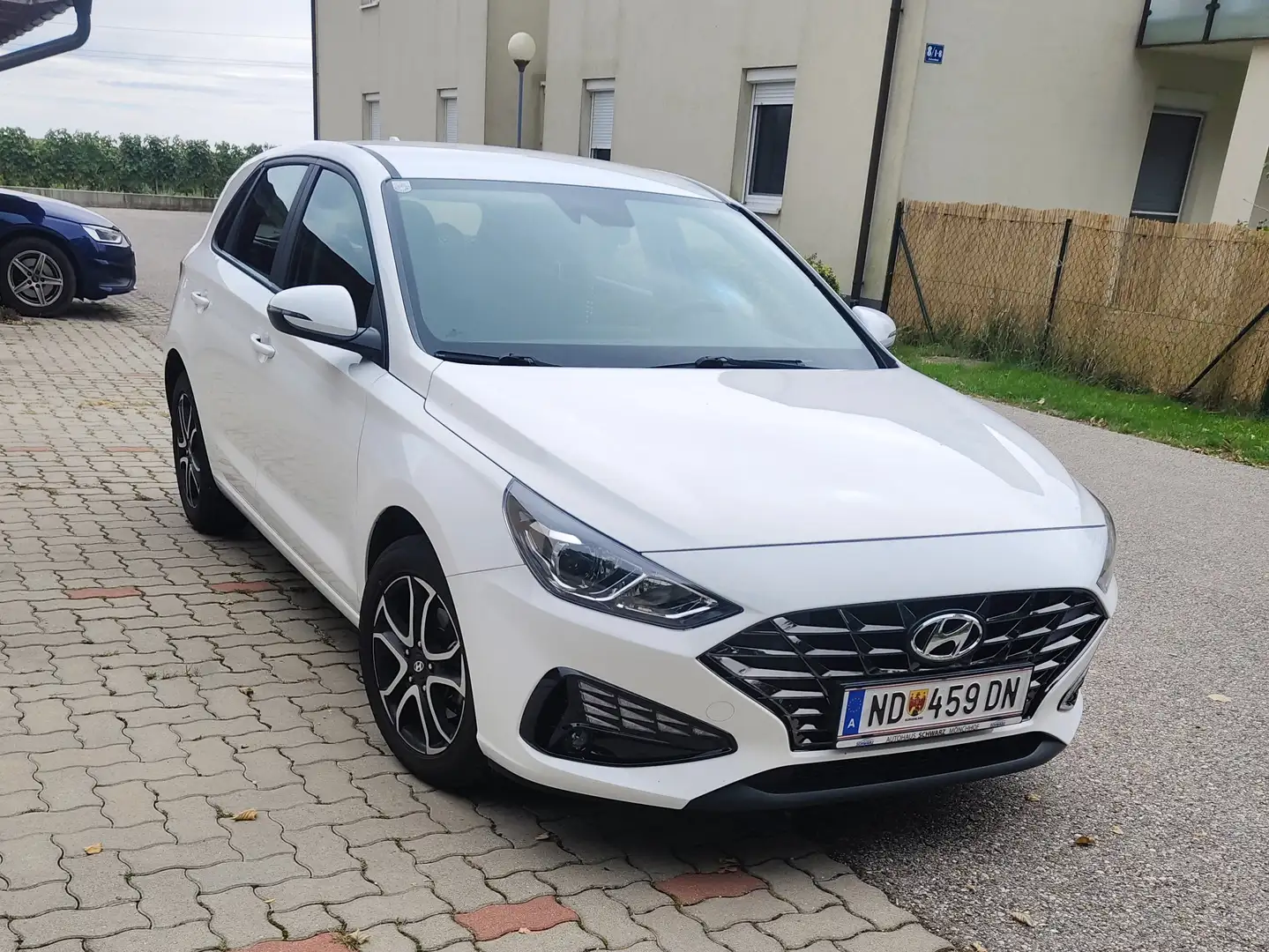 Hyundai i30 i30 1,5 DPI i-Line Plus i-Line Plus Weiß - 1