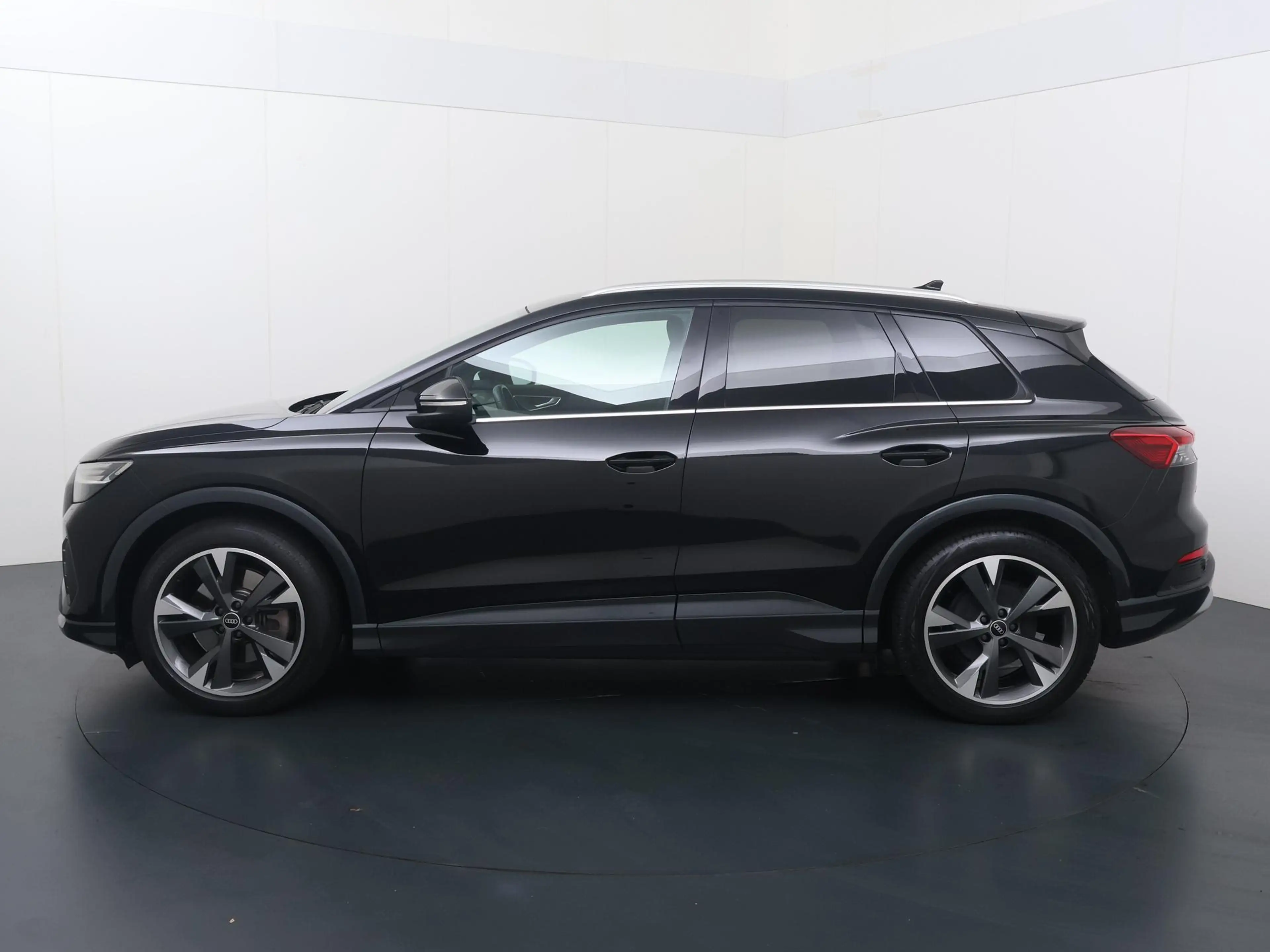 Audi Q4 e-tron 40 Launch edition Advanced 77 kWh | SoH 88% | Warm — photo 2