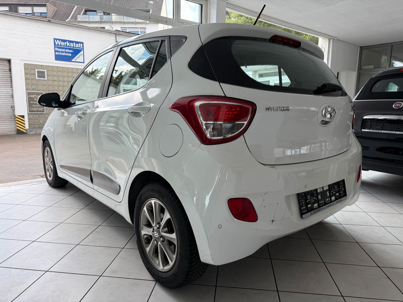Hyundai i10 Style — photo 11