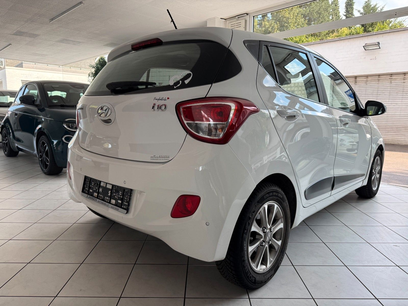 Hyundai i10 Style — photo 9