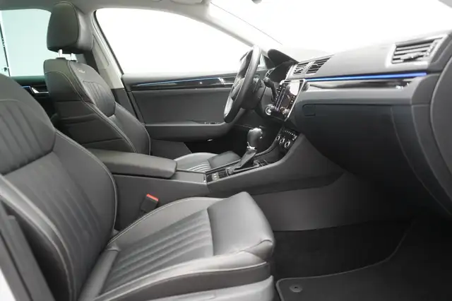 Skoda Superb view 7