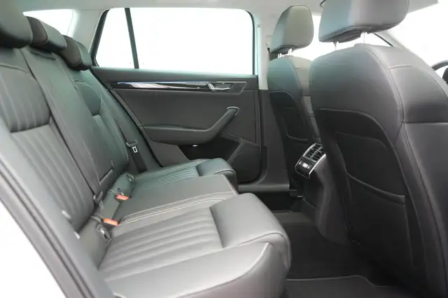 Skoda Superb view 9