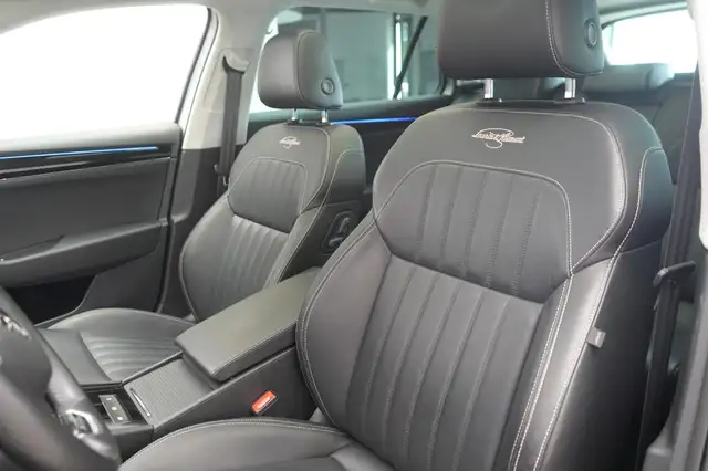 Skoda Superb view 11