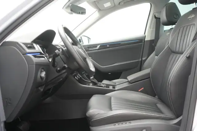 Skoda Superb view 10