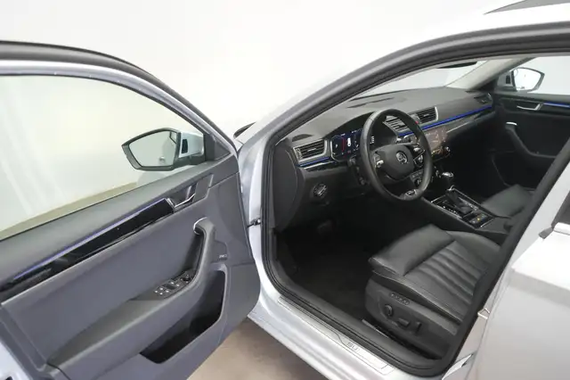 Skoda Superb view 12