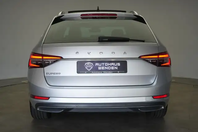Skoda Superb view 4