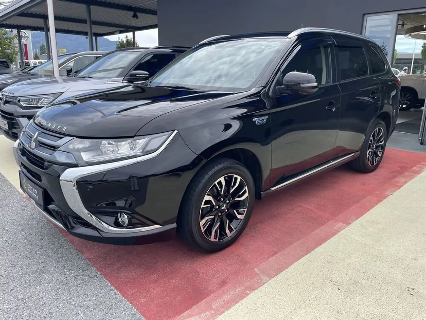 Mitsubishi Outlander Outlander PHEV Intense 4WD Automatik Schwarz - 1