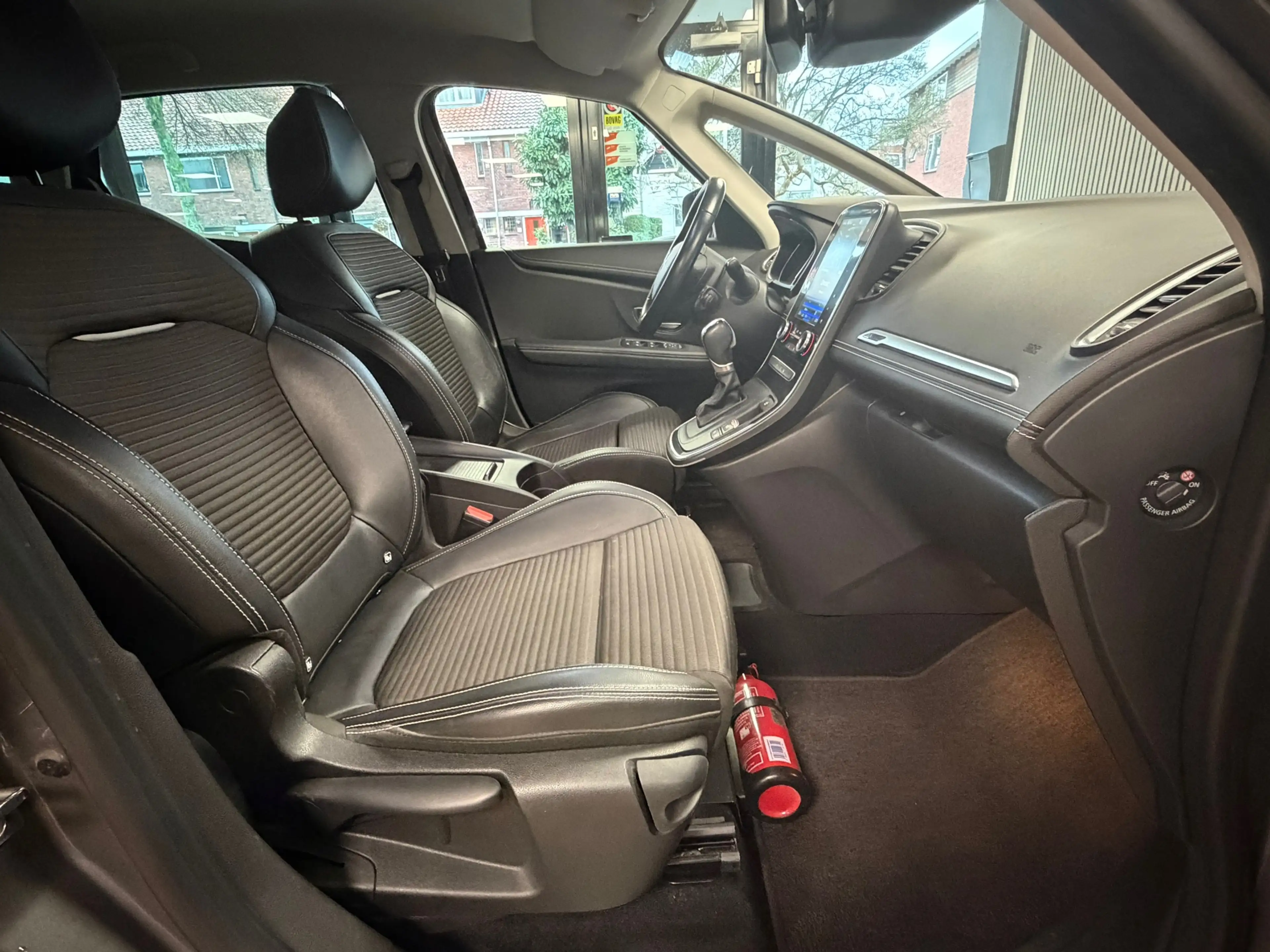 Renault Scenic 1.3 TCe Bose AUT. AIRCO PDC CAMERA NAVIGATIE CRUIS — photo 9