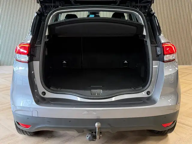 Renault Scenic view 6