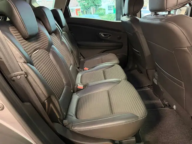 Renault Scenic view 10