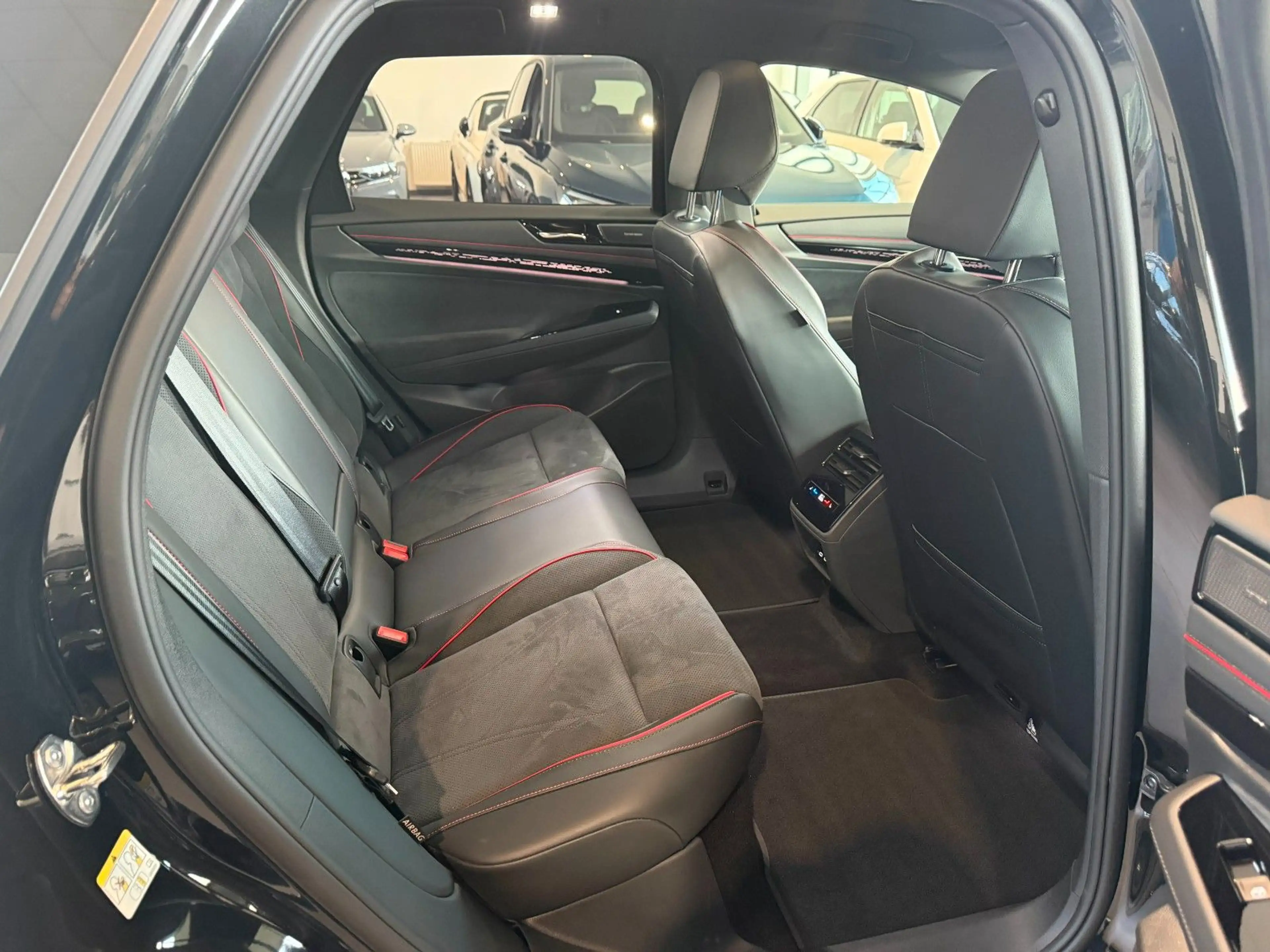 Volkswagen ID.7 Tourer GTX  DCC/WP/PANO/HUD/H&K — photo 13