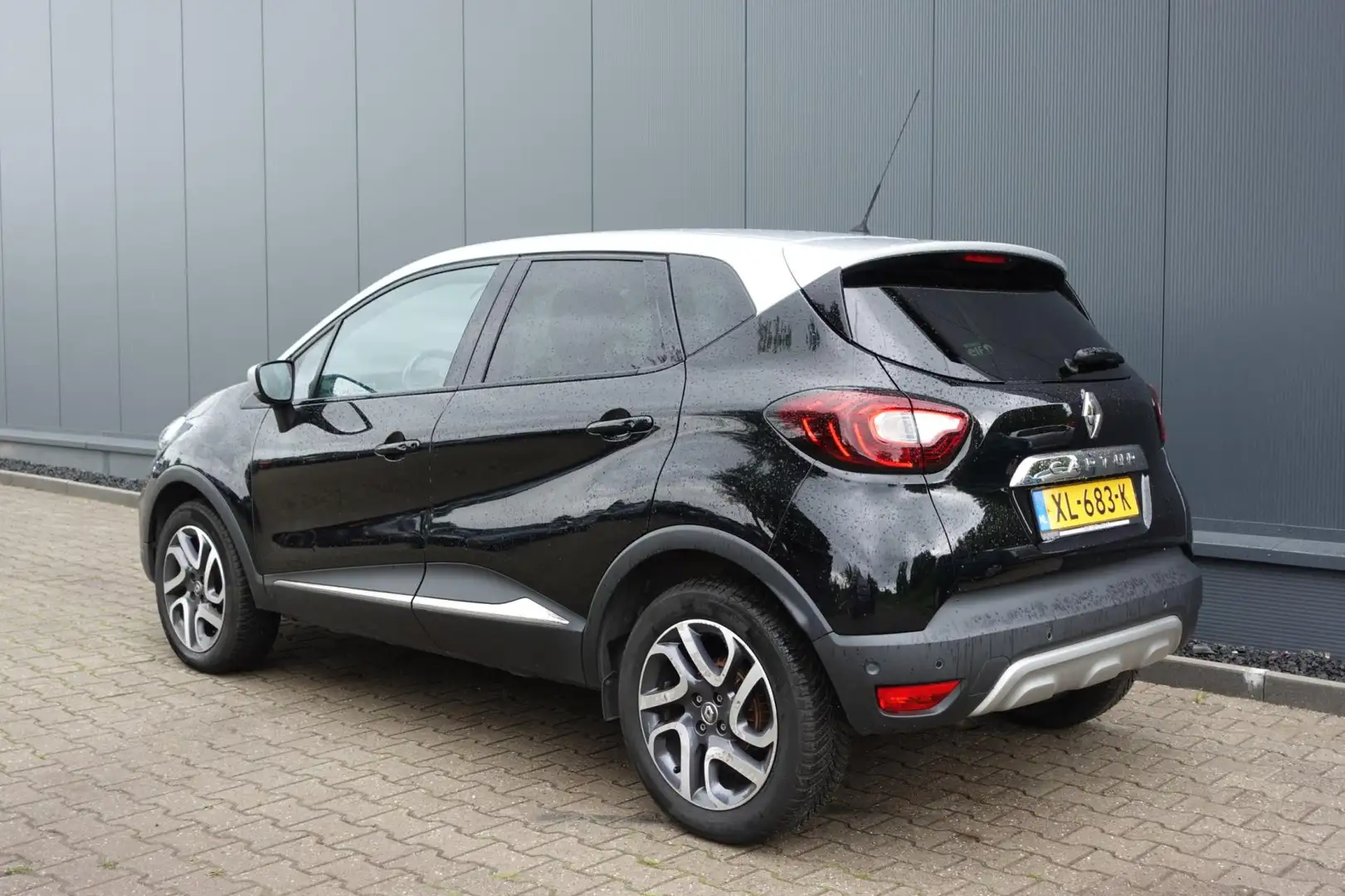 Renault Captur 0.9 TCe Intens NAVI / STOELVERW. / LED Zwart - 2