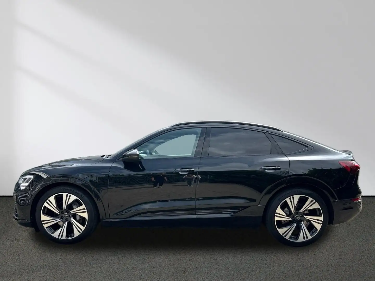 Audi Q8 e-tron Sportback 55 S line quattro MMI Matrix Negro - 2