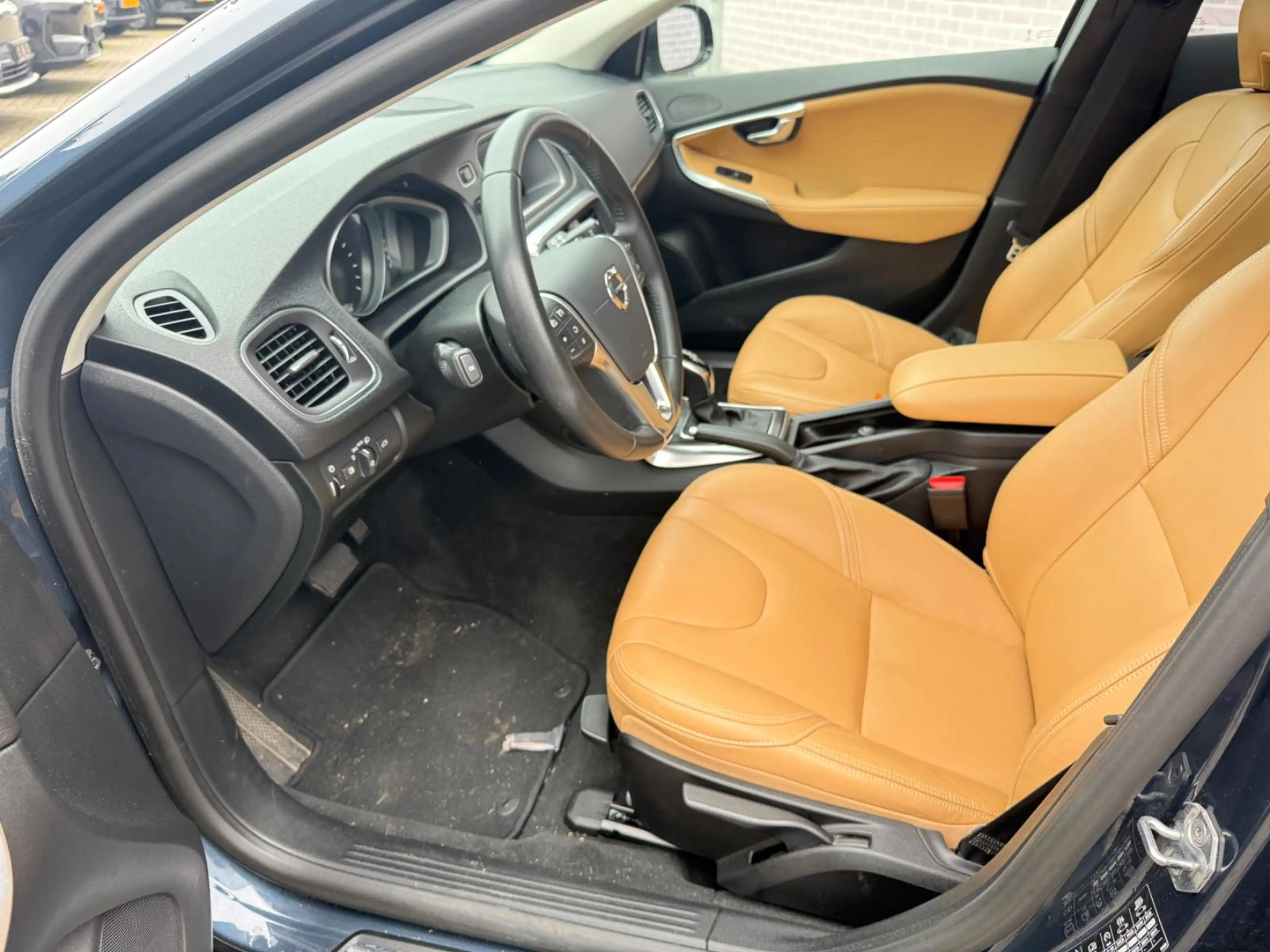 Volvo V40 Cross Country 1.5 T3 Polar+ Luxury | Trekhaak | Panoramadak | Ha — photo 5