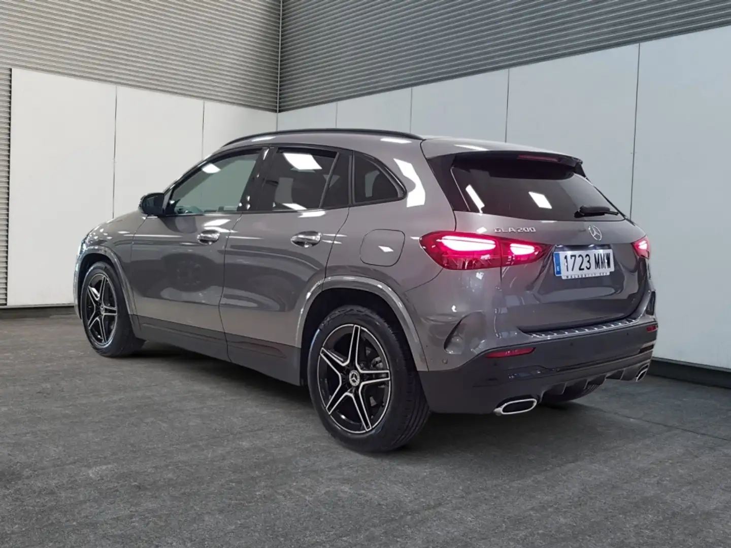 Mercedes-Benz GLA 200 7G-DCT Gris - 2