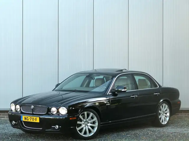 Jaguar XJ 2.7D V6 Sovereign Xenon / Schuifdak / Navigatie