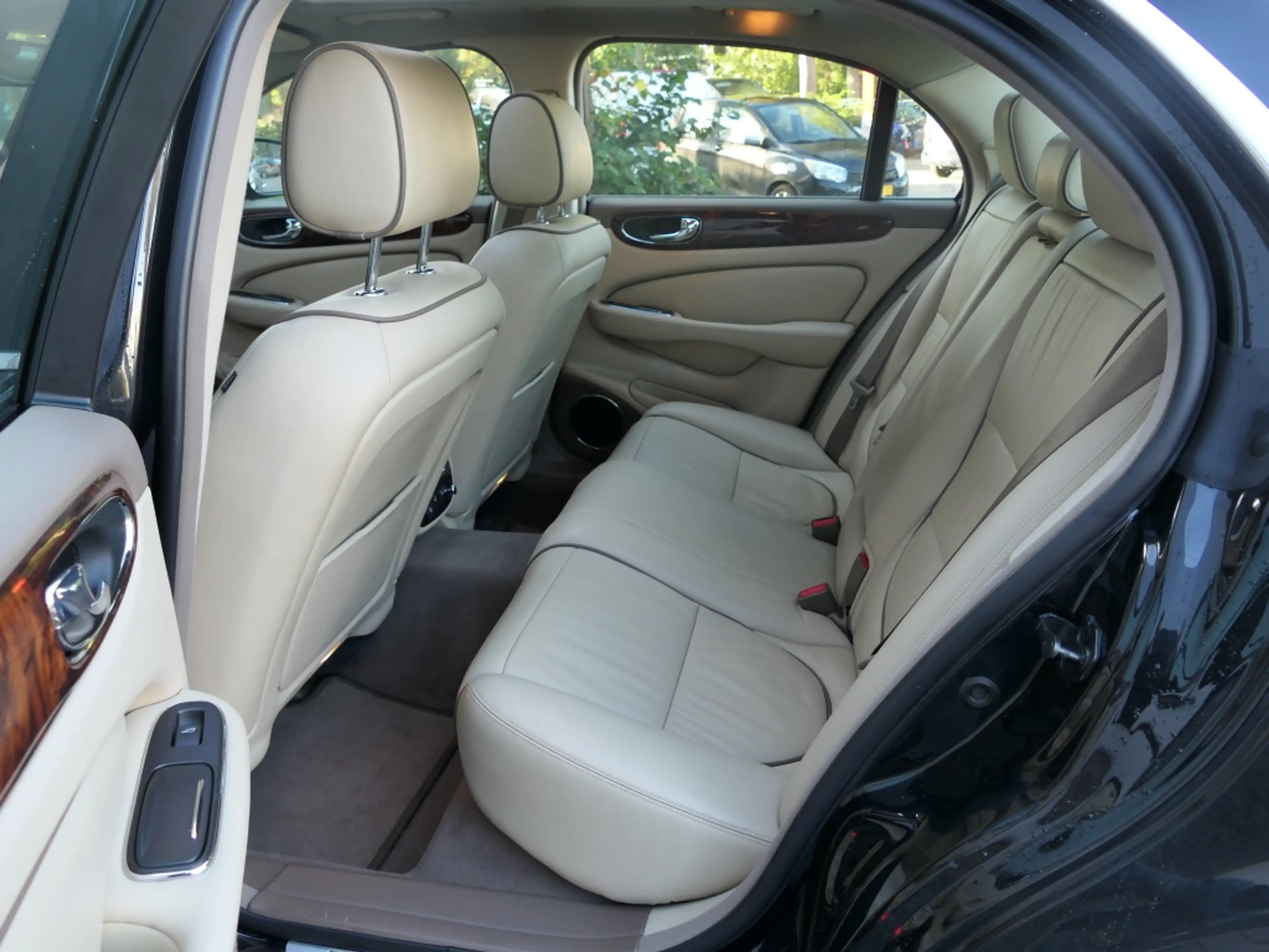 Jaguar XJ 2.7D V6 Sovereign Xenon / Schuifdak / Navigatie — photo 8