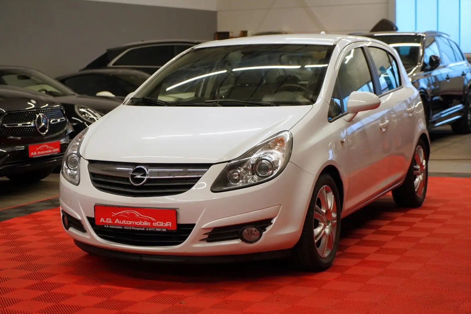 Opel Corsa D 1.2 Innovation "110 Jahre" Weiß - 1