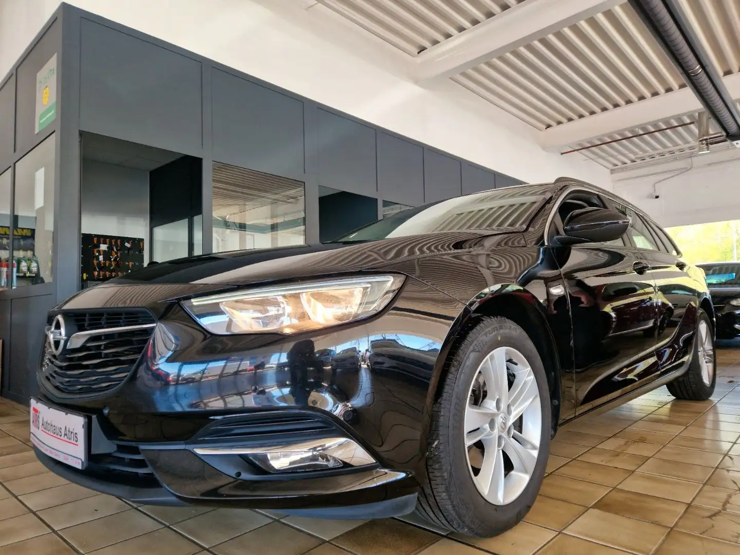 Opel Insignia B Sports Tourer Edition Automatik Schwarz - 2