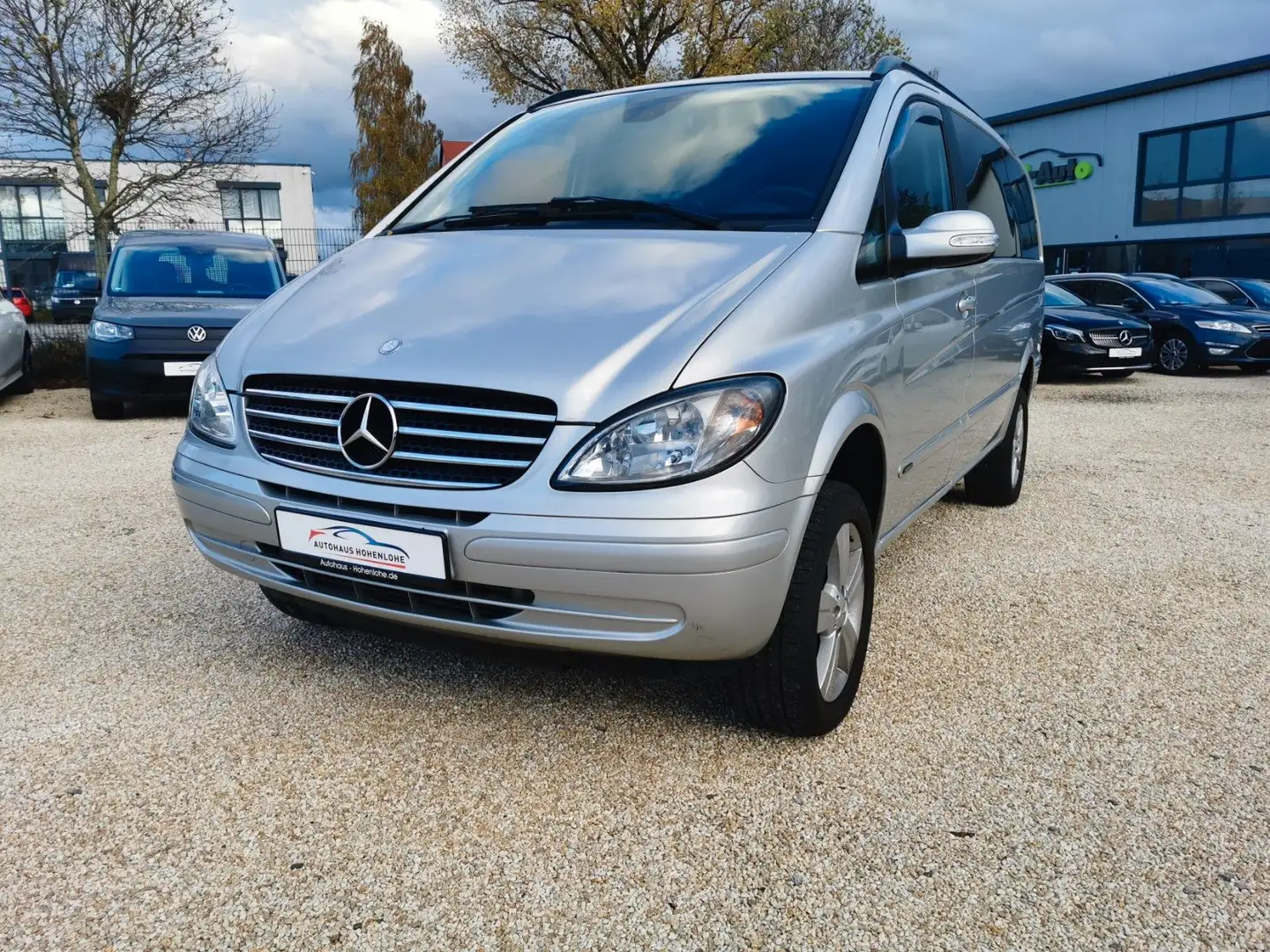Mercedes-Benz Viano 2.2 CDI 4MATIC komp NAVI AHK LEDER TÜV NEU Argent - 1