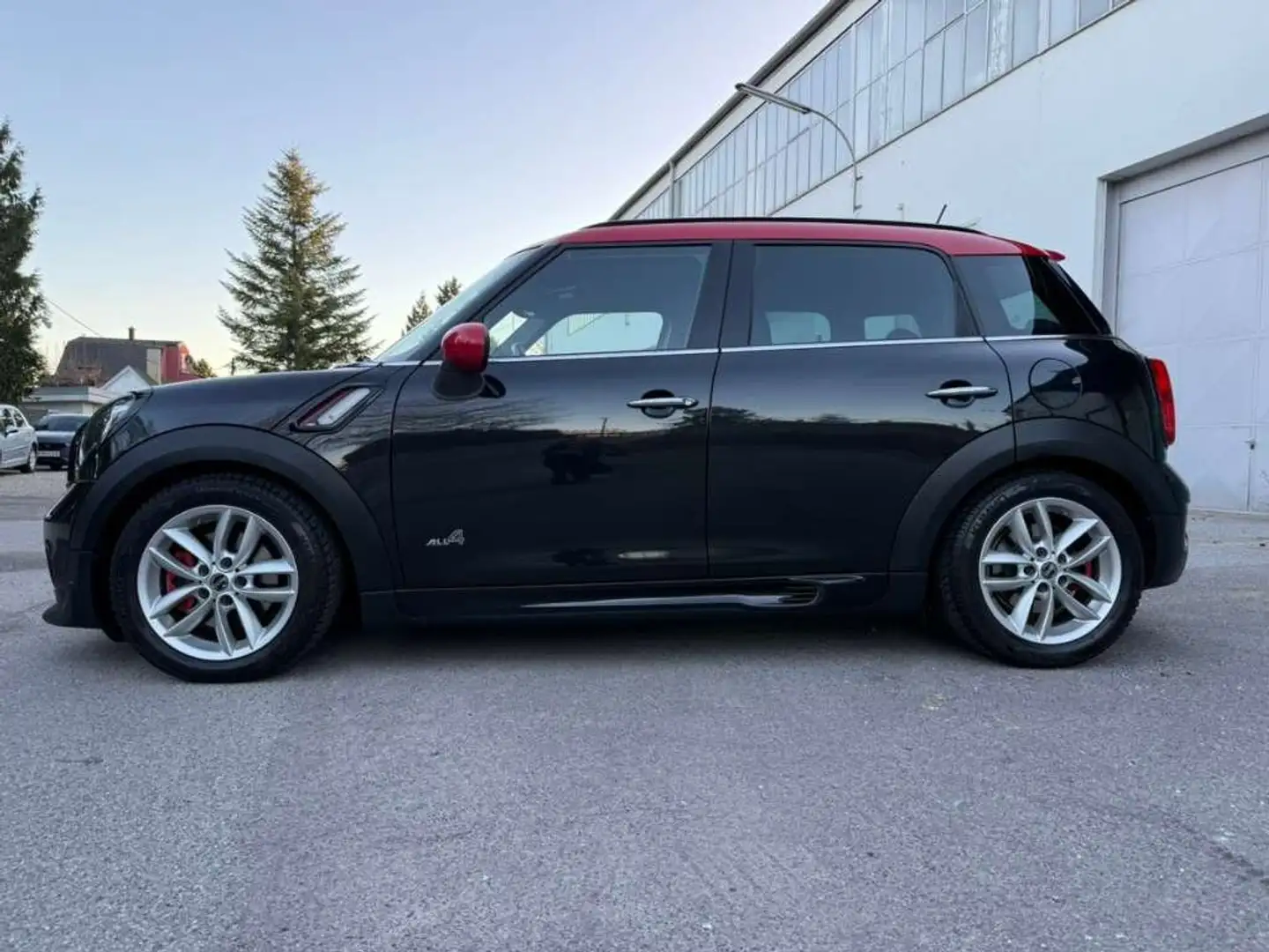 MINI John Cooper Works Countryman Mini John Cooper Works Countryman All4 Aut. Černá - 2