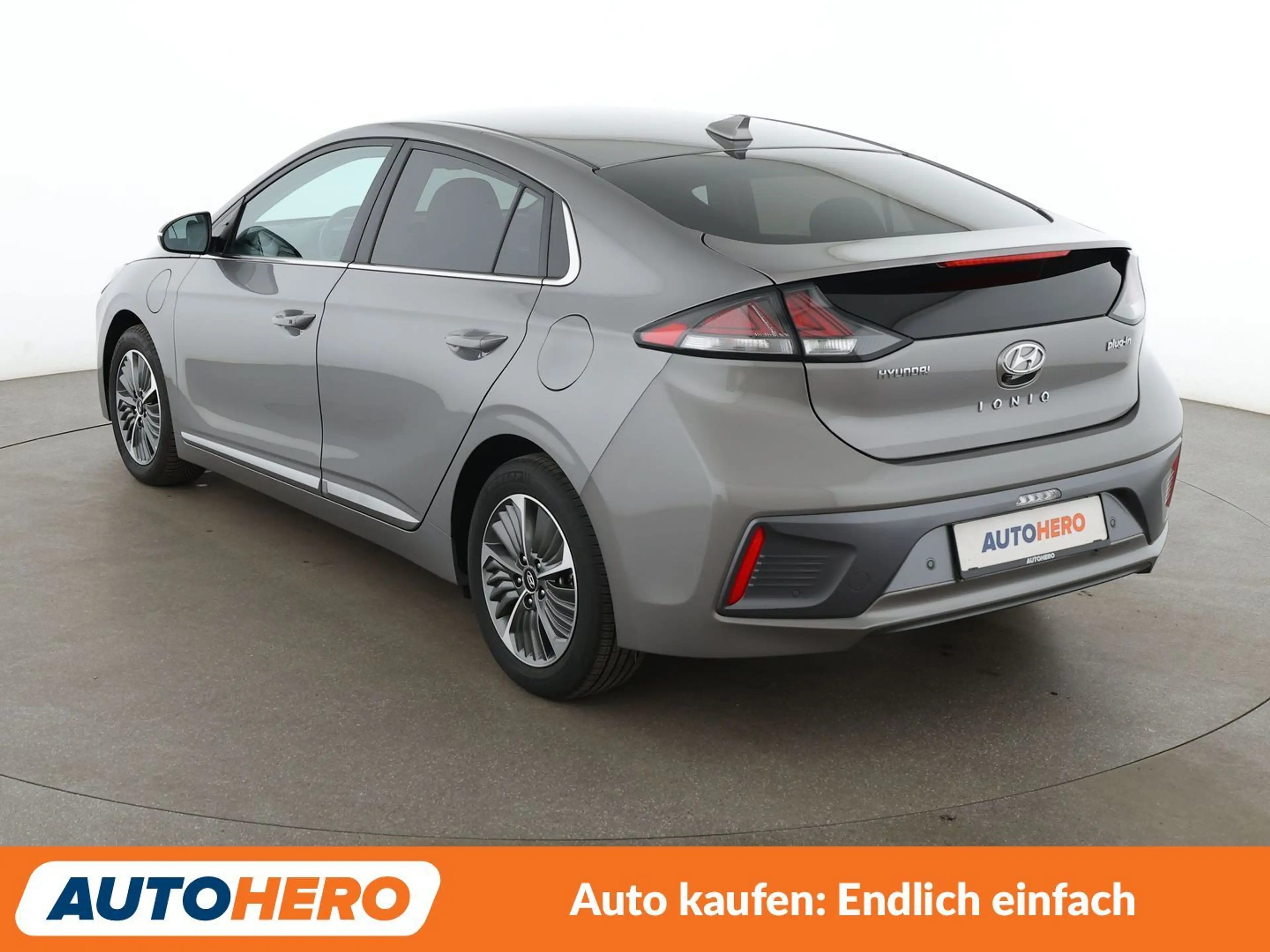 Hyundai IONIQ 1.6 Hybrid Style Aut.*NAVI*LED*TEMPO*PDC*SHZ* — photo 4