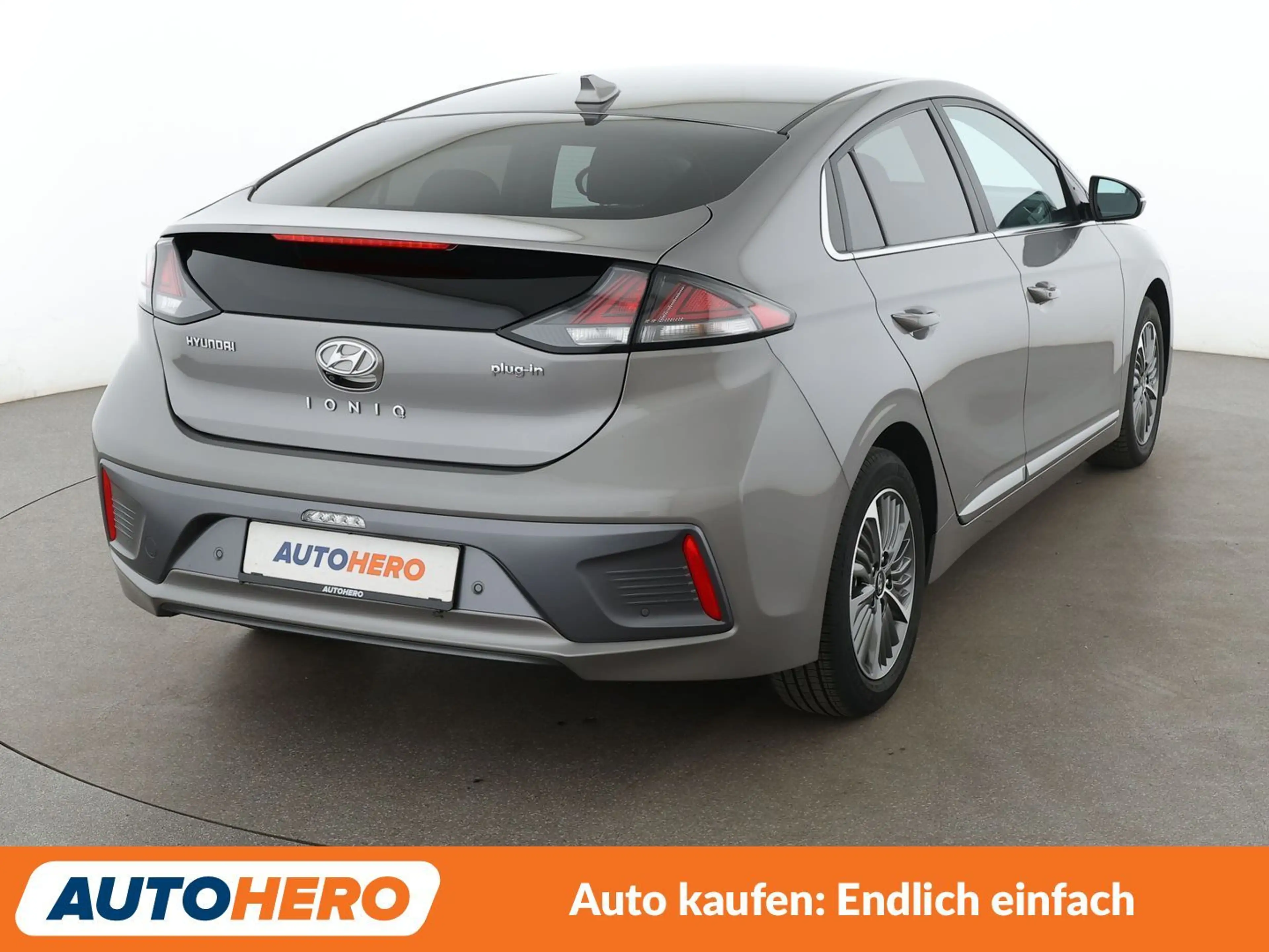 Hyundai IONIQ 1.6 Hybrid Style Aut.*NAVI*LED*TEMPO*PDC*SHZ* — photo 6