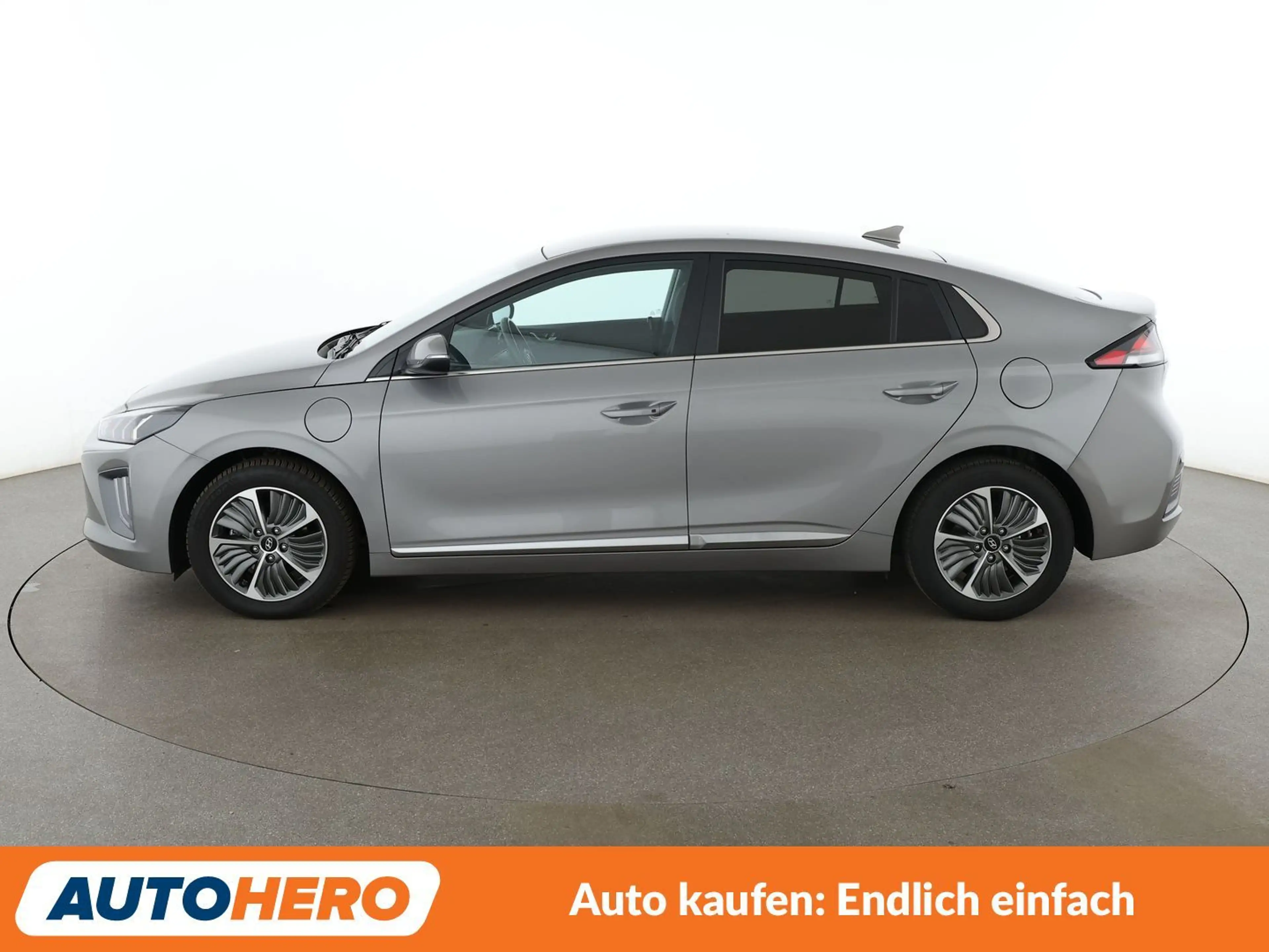 Hyundai IONIQ 1.6 Hybrid Style Aut.*NAVI*LED*TEMPO*PDC*SHZ* — photo 3