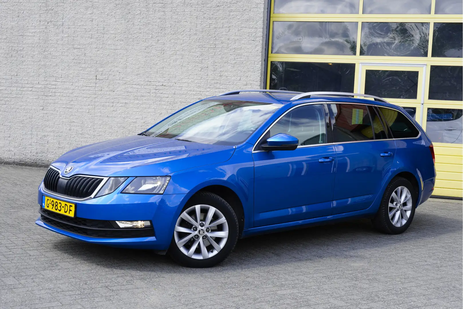 Skoda Octavia Combi 1.5 TSI 150PK! Ambition Business BJ2019 Lmv Blauw - 2