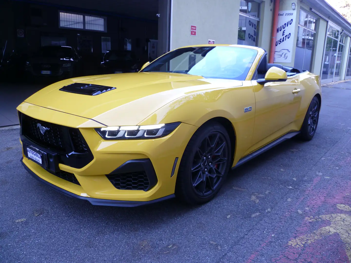 Ford Mustang Convertible Convertible 5.0 V8 GT 446cv automatica Giallo - 2